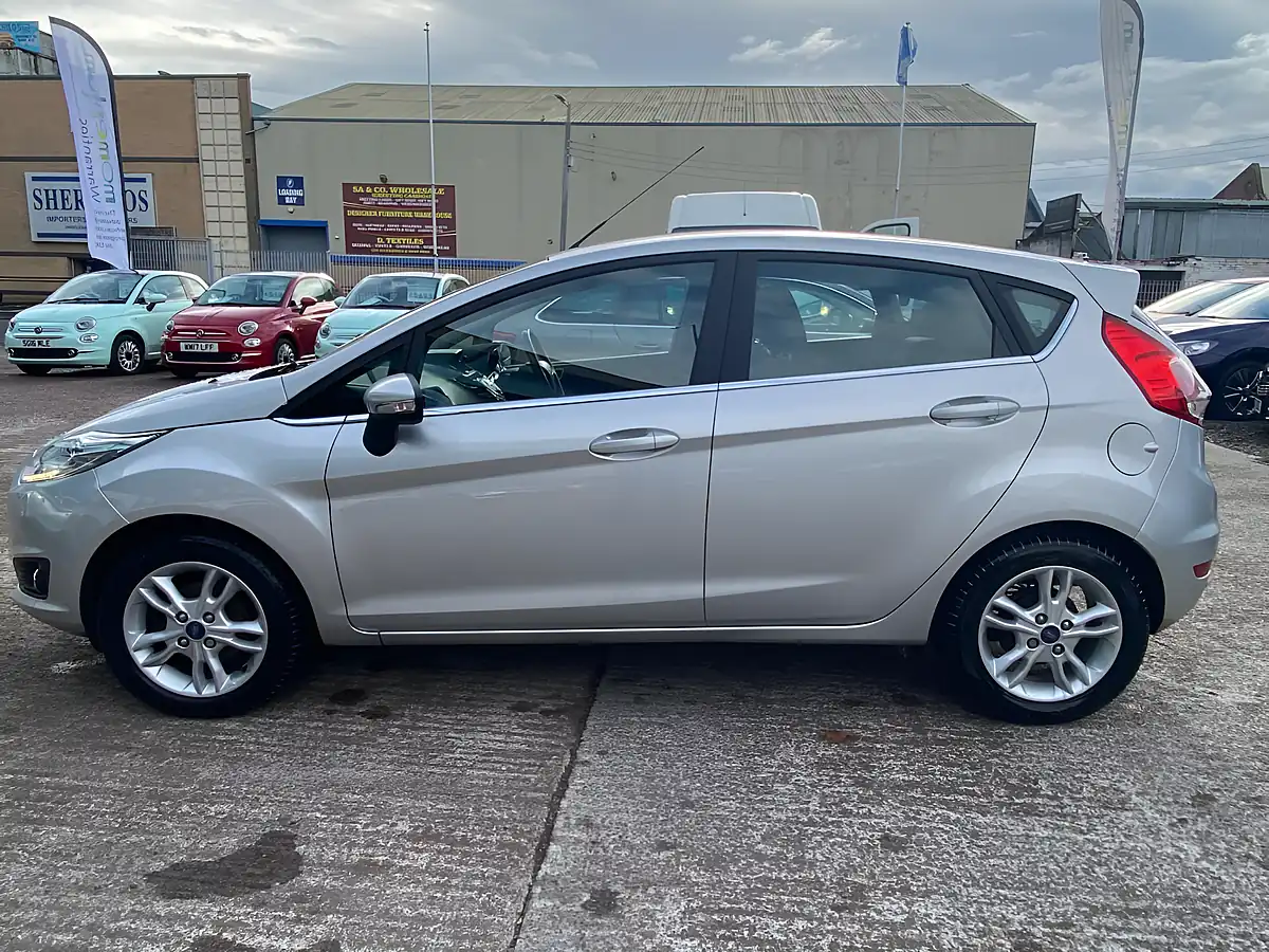 Used 2016 Ford Fiesta Zetec Silver - Interior and Exterior details 6