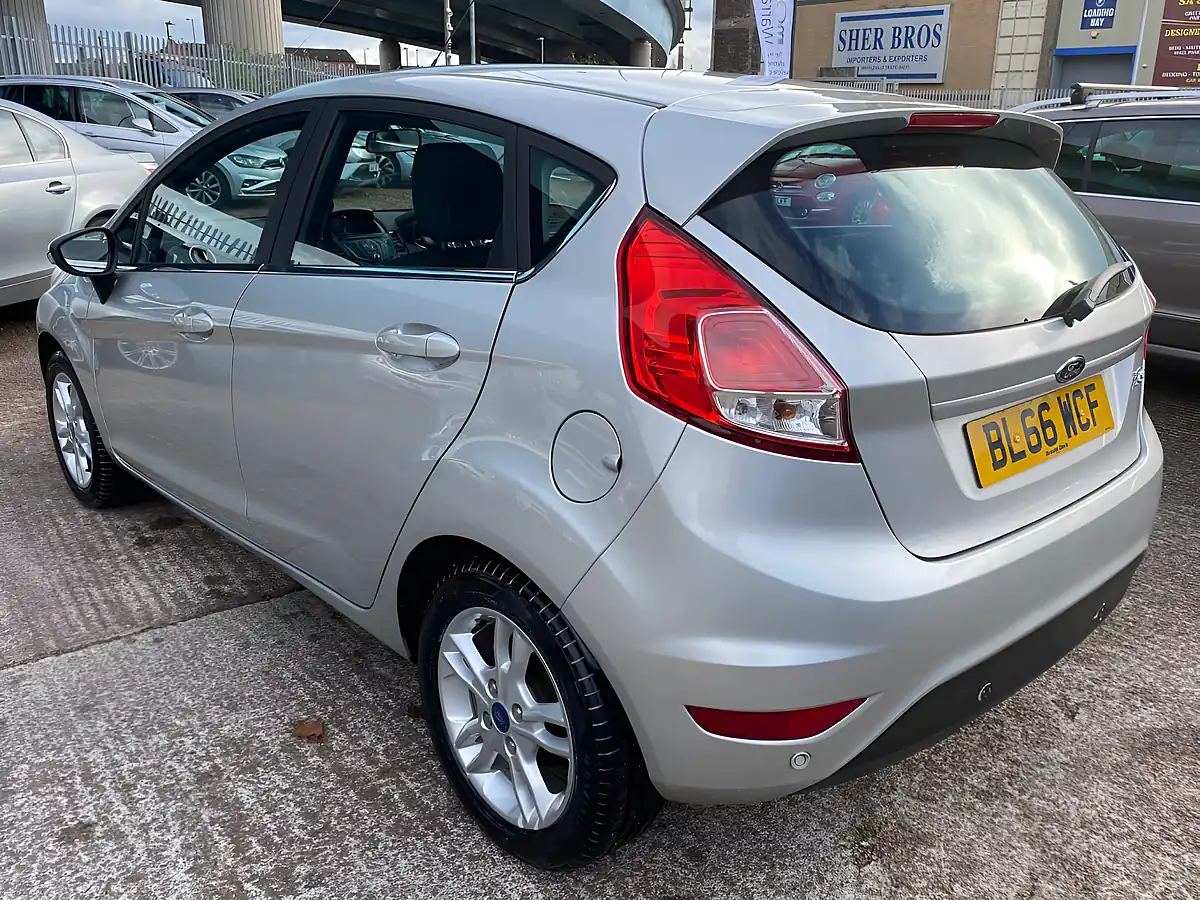 Used 2016 Ford Fiesta Zetec Silver - Interior and Exterior details 7