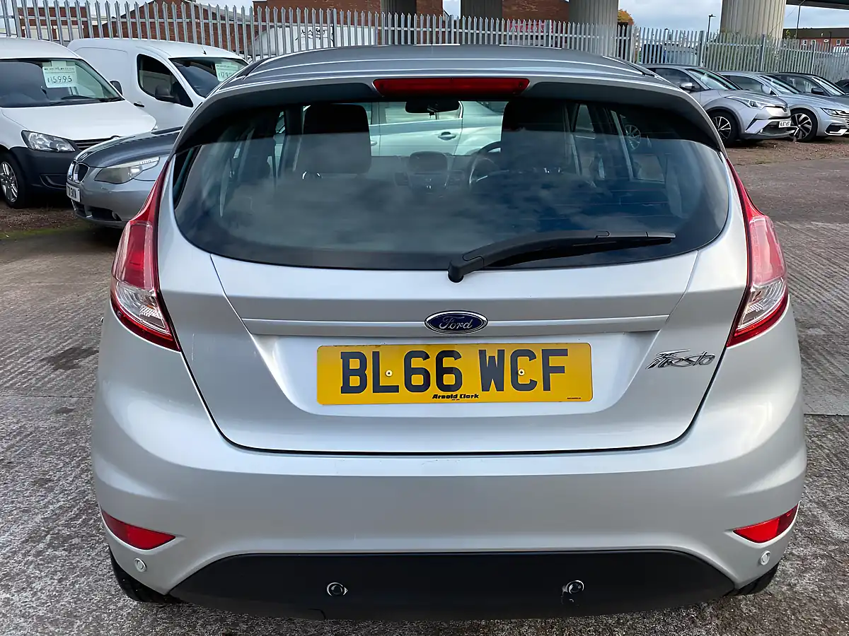 Used 2016 Ford Fiesta Zetec Silver - Interior and Exterior details 8