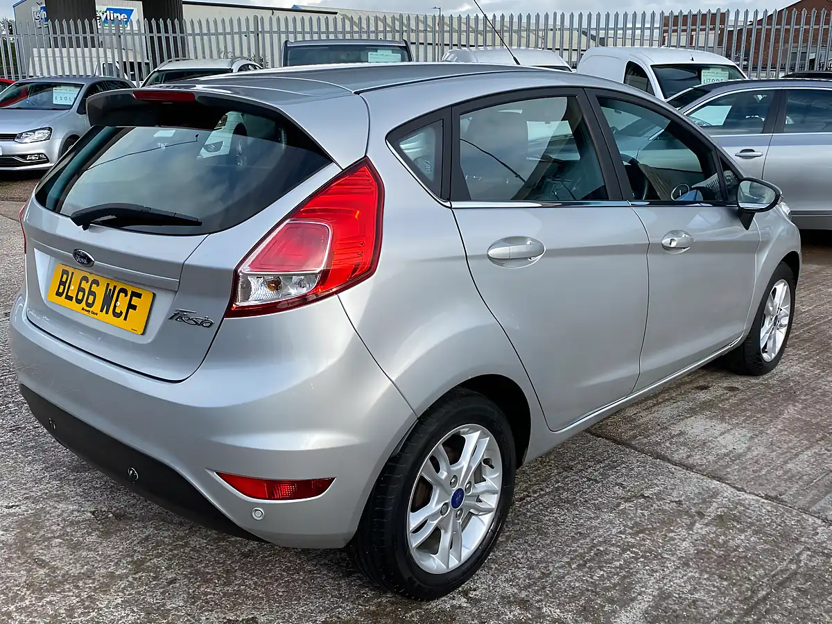 Used 2016 Ford Fiesta Zetec Silver - Interior and Exterior details 9