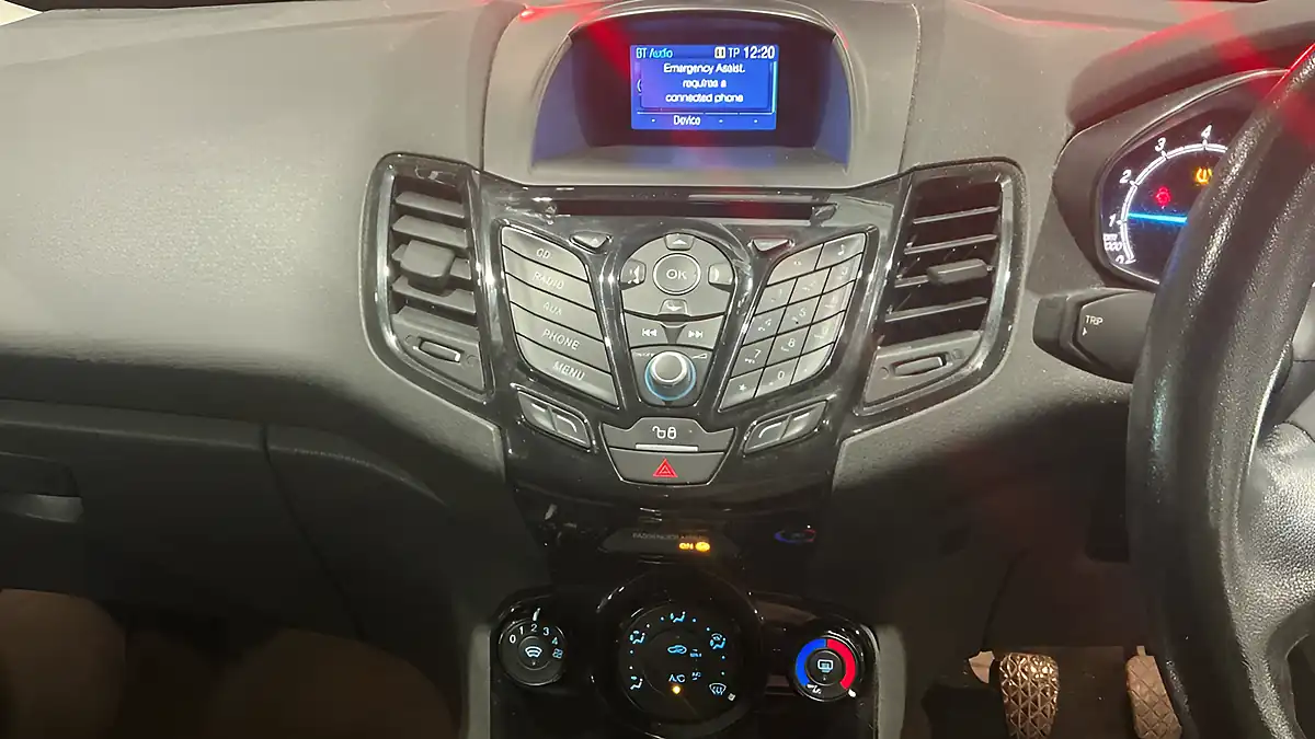 Used 2016 Ford Fiesta Zetec Silver - Interior and Exterior details 11