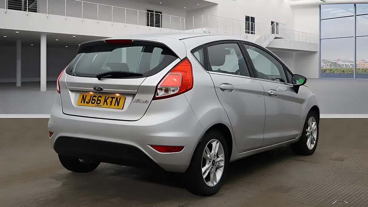 Used 2016 Ford Fiesta Zetec Silver - Interior and Exterior details 4