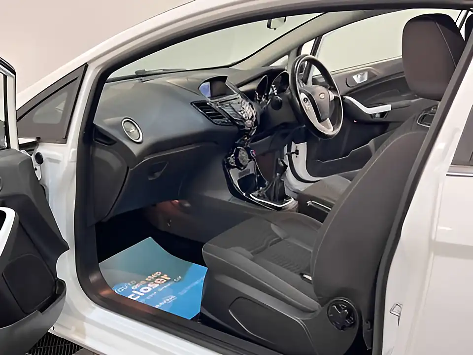 Used 2016 Ford Fiesta Zetec White Edition Autumn White - Interior and Exterior details 15