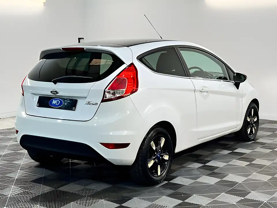 Used 2016 Ford Fiesta Zetec White Edition Autumn White - Interior and Exterior details 3