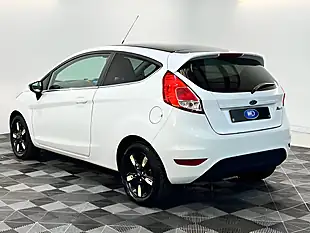 Used 2016 Ford Fiesta Zetec White Edition Autumn White - Interior and Exterior details 7