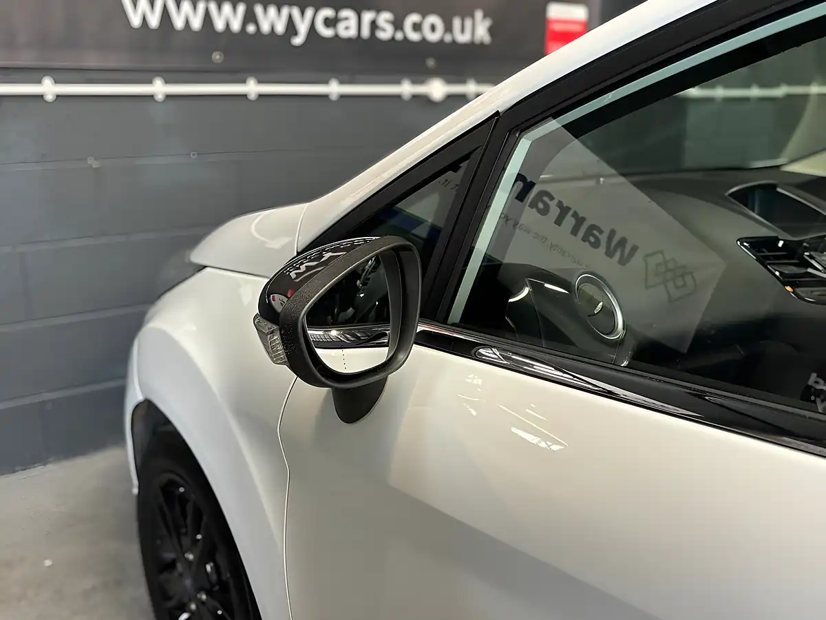 Used 2016 Ford Fiesta Zetec White Edition White - Interior and Exterior details 14