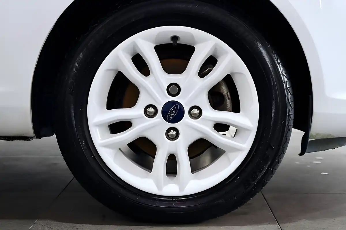 Used 2016 Ford Fiesta Zetec White Edition White - Interior and Exterior details 18