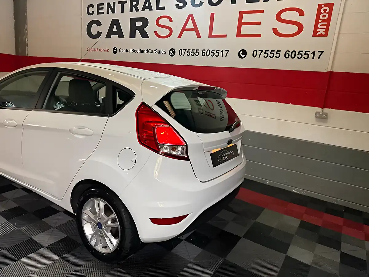 Used 2016 Ford Fiesta Zetec White - Interior and Exterior details 10