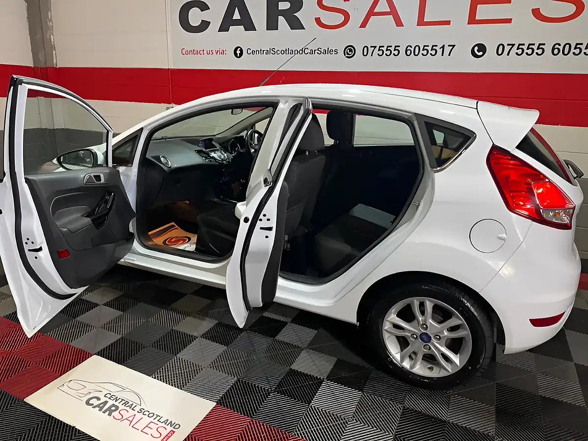 Used 2016 Ford Fiesta Zetec White - Interior and Exterior details 15