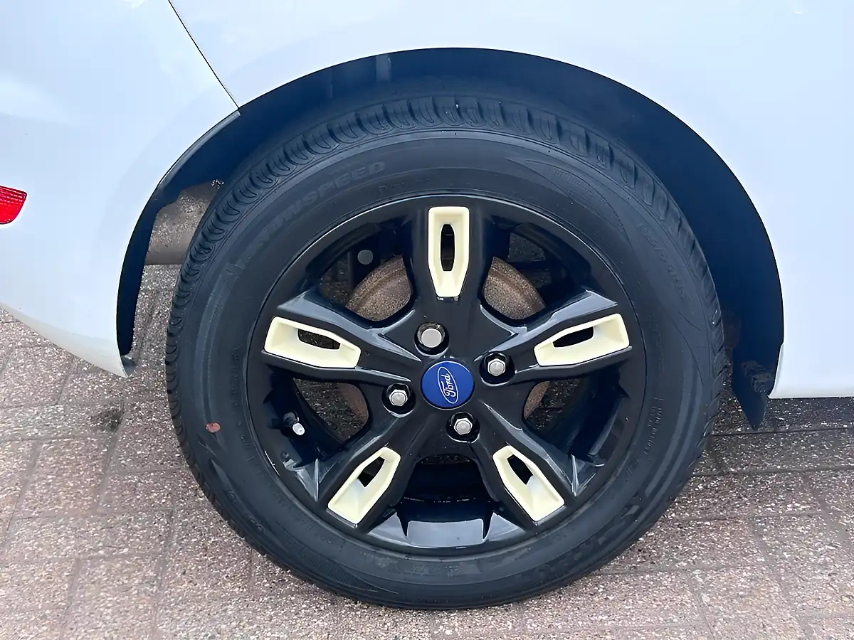 Used 2016 Ford Fiesta Zetec White - Interior and Exterior details 15