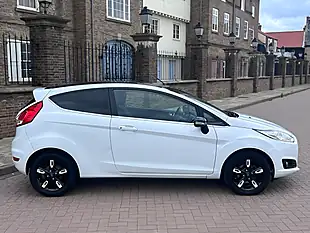 Used 2016 Ford Fiesta Zetec White - Interior and Exterior details 3
