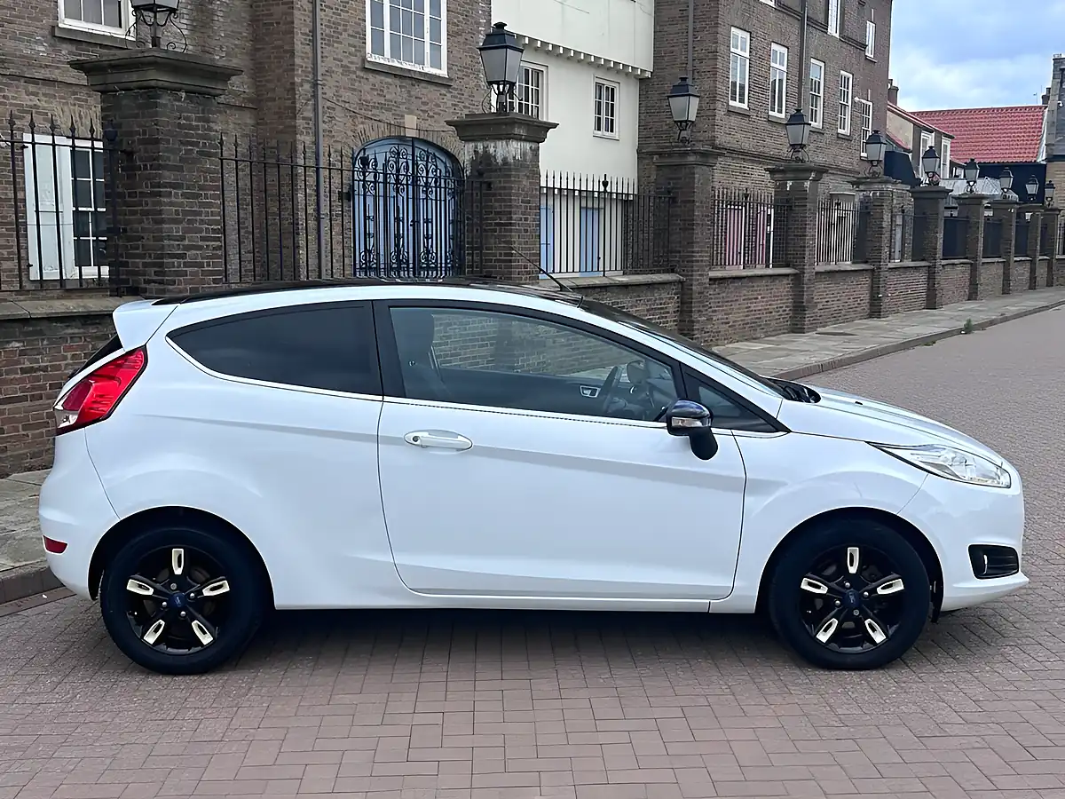 Used 2016 Ford Fiesta Zetec White - Interior and Exterior details 3