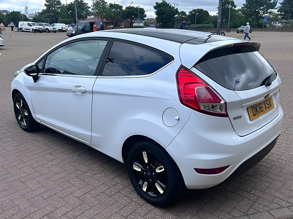 Used 2016 Ford Fiesta Zetec White - Interior and Exterior details 6