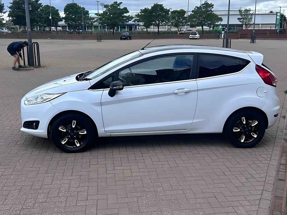 Used 2016 Ford Fiesta Zetec White - Interior and Exterior details 7