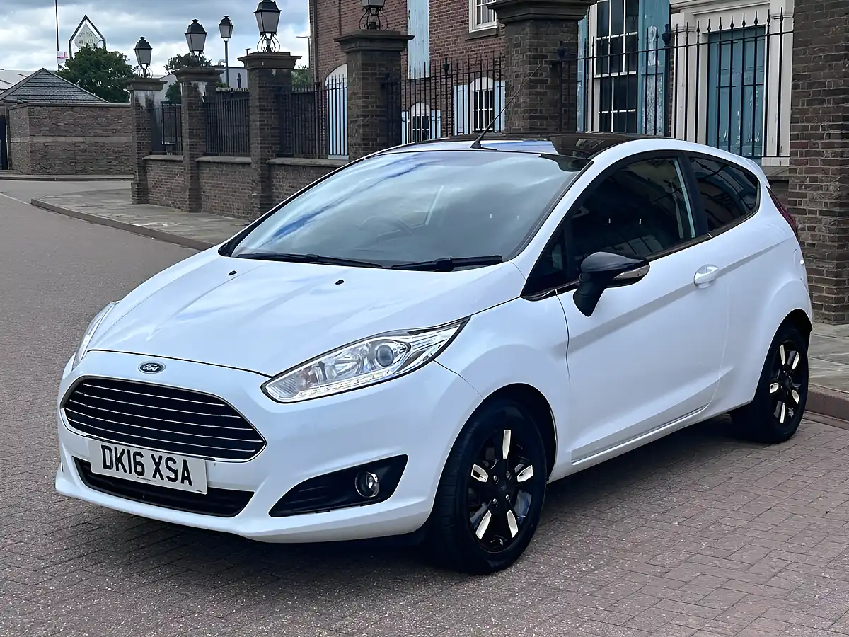 Used 2016 Ford Fiesta Zetec White - Interior and Exterior details 8