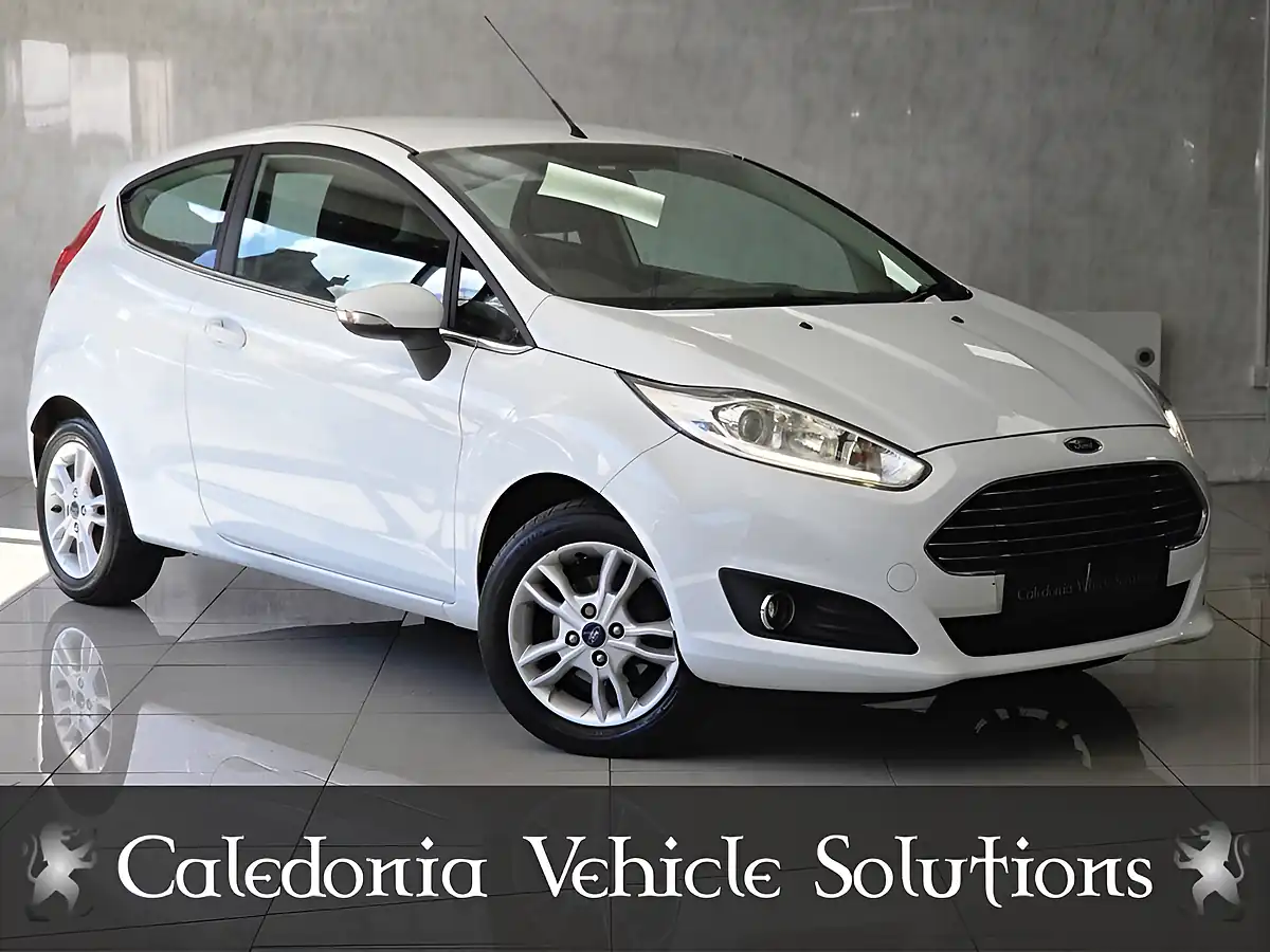 Used 2016 Ford Fiesta Zetec White - Front View