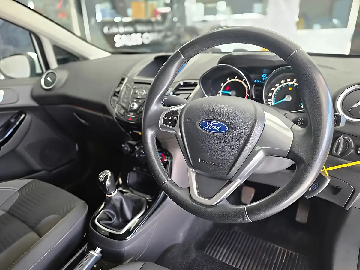 Used 2016 Ford Fiesta Zetec White - Interior and Exterior details 11