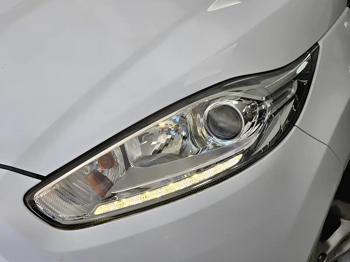 Used 2016 Ford Fiesta Zetec White - Interior and Exterior details 20