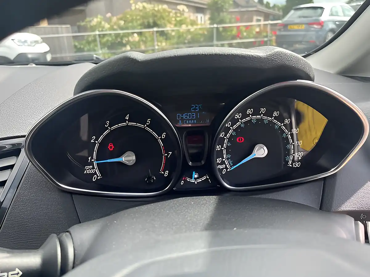 Used 2016 Ford Fiesta Zetec White - Interior and Exterior details 13