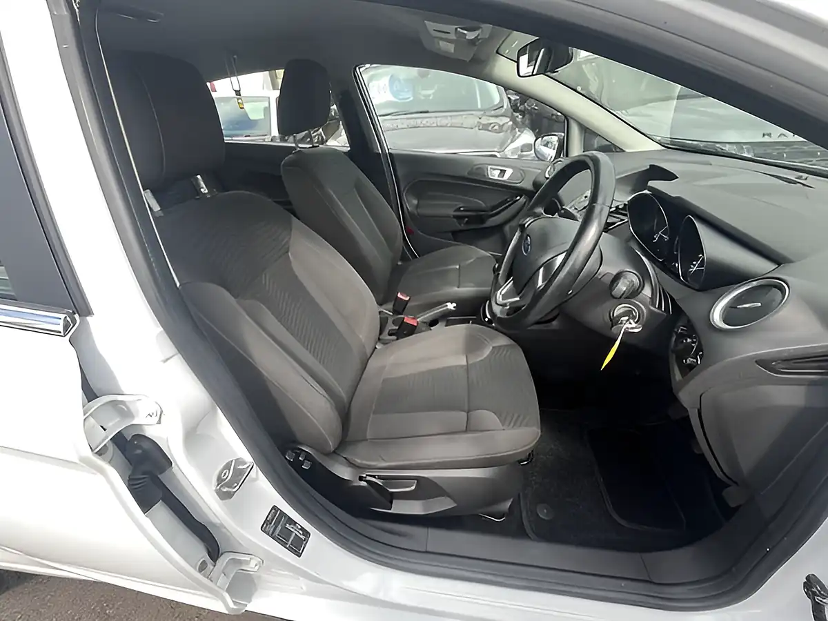 Used 2016 Ford Fiesta Zetec White - Interior and Exterior details 3