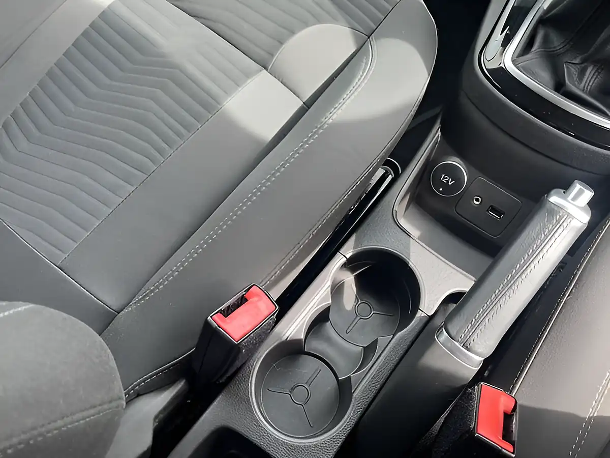 Used 2016 Ford Fiesta Zetec White - Interior and Exterior details 8