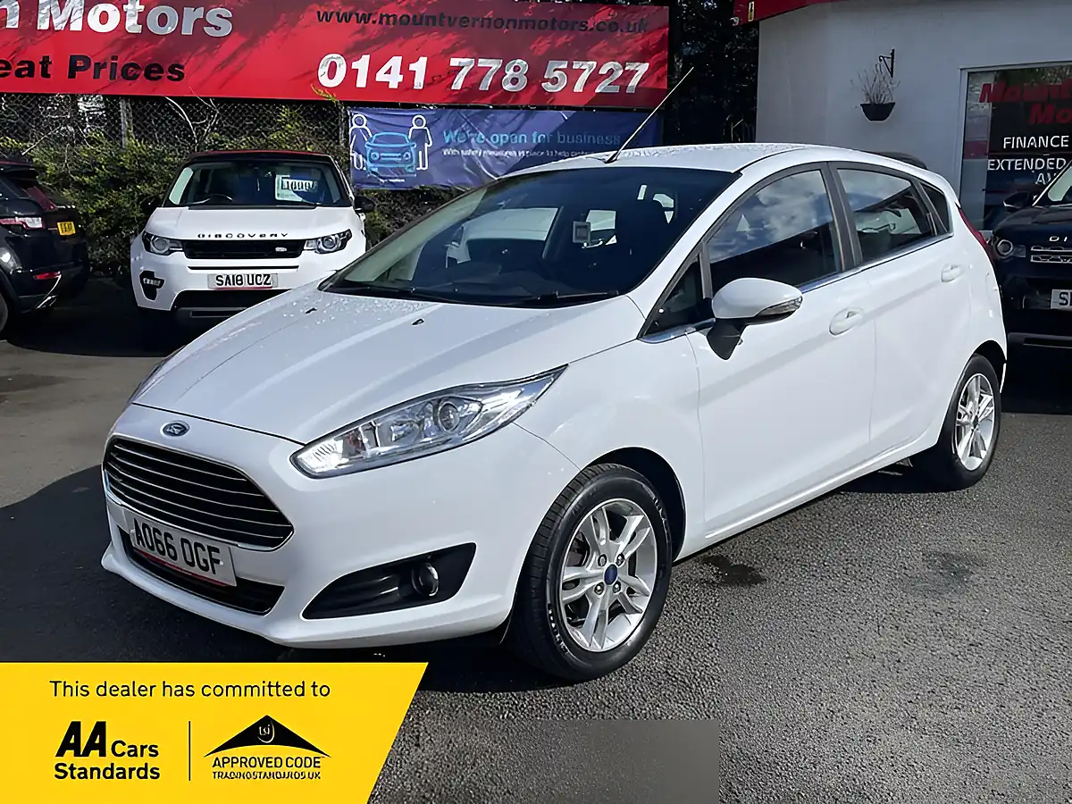 Used 2016 Ford Fiesta Zetec White - Front View