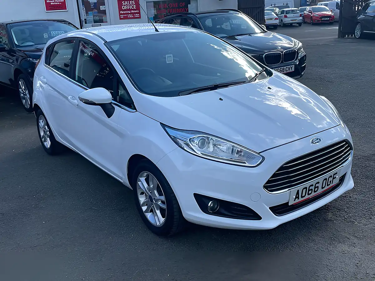 Used 2016 Ford Fiesta Zetec White - Interior and Exterior details 10