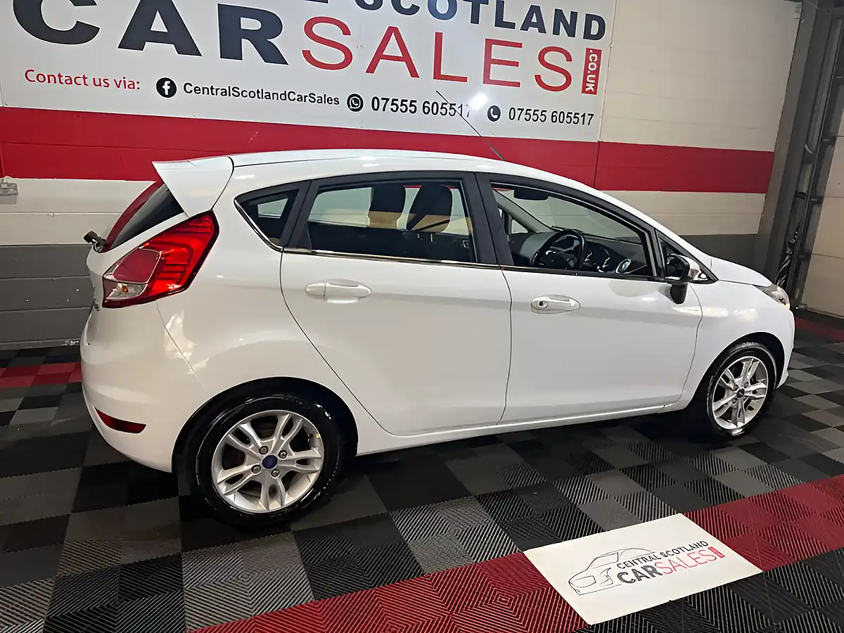 Used 2016 Ford Fiesta Zetec White - Interior and Exterior details 10