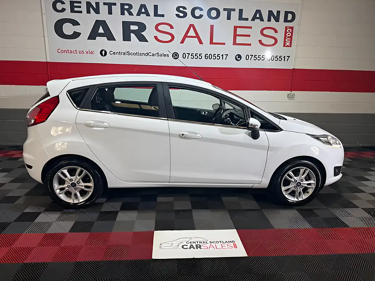 Used 2016 Ford Fiesta Zetec White - Interior and Exterior details 9
