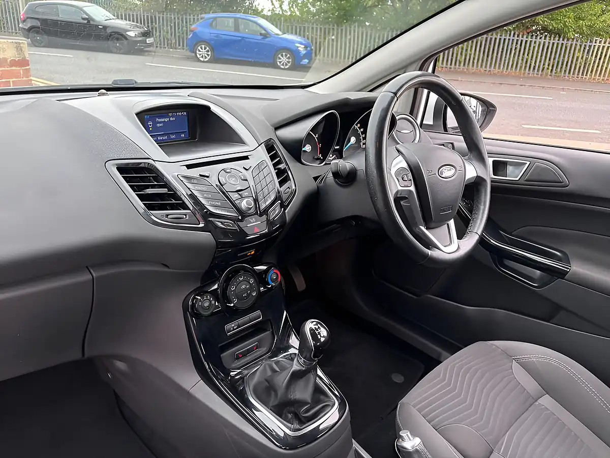 Used 2016 Ford Fiesta Zetec White - Interior and Exterior details 16