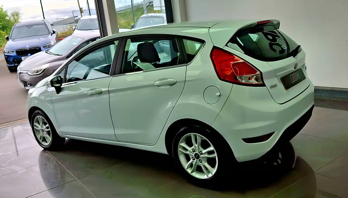 Used 2016 Ford Fiesta Zetec White - Interior and Exterior details 4