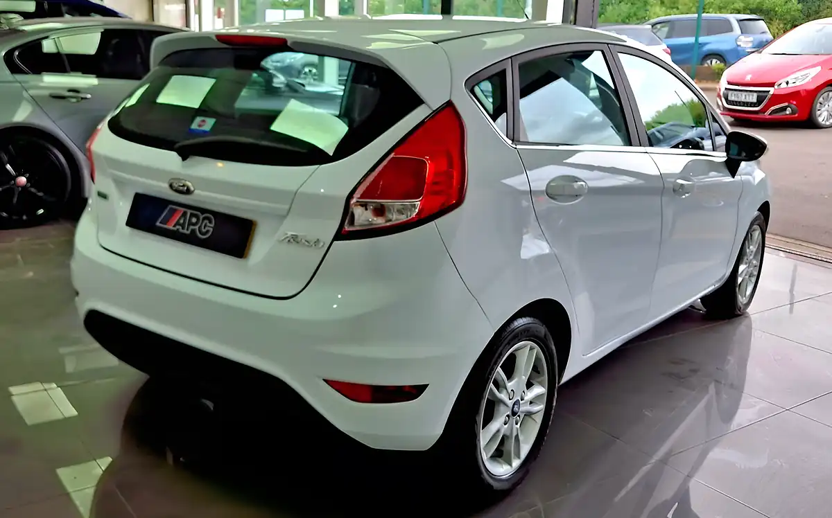 Used 2016 Ford Fiesta Zetec White - Interior and Exterior details 6