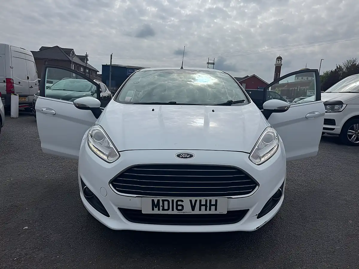 Used 2016 Ford Fiesta Zetec White - Interior and Exterior details 3