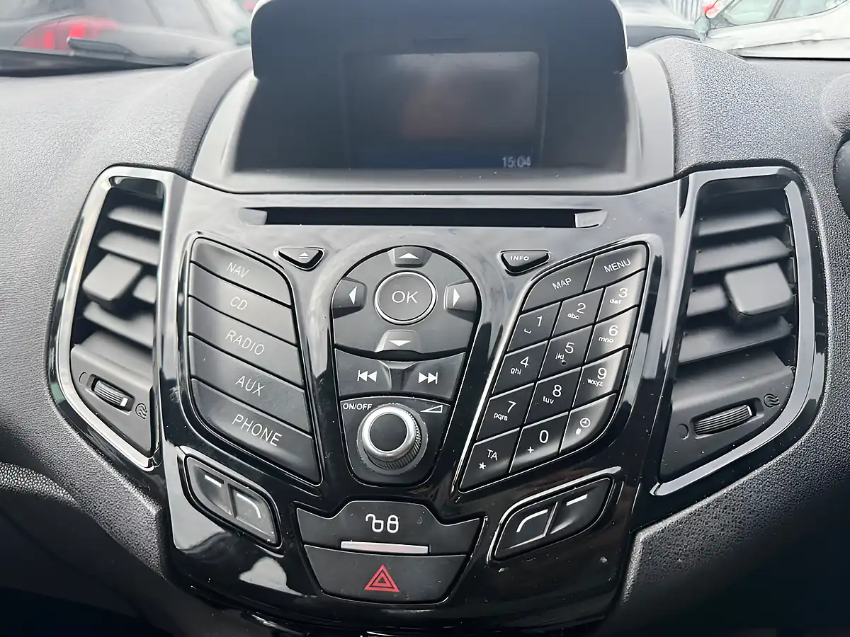 Used 2016 Ford Fiesta Zetec White - Interior and Exterior details 7
