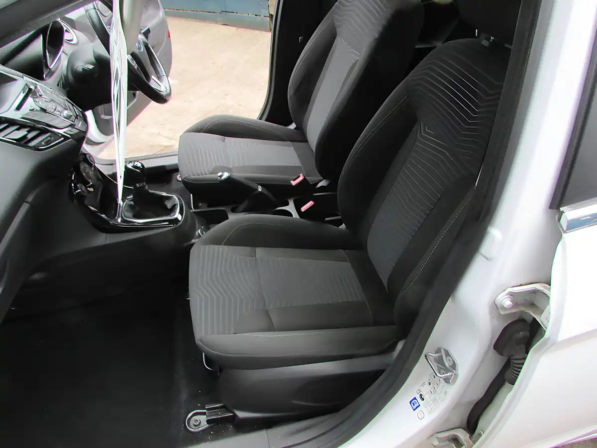 Used 2016 Ford Fiesta Zetec White - Interior and Exterior details 5