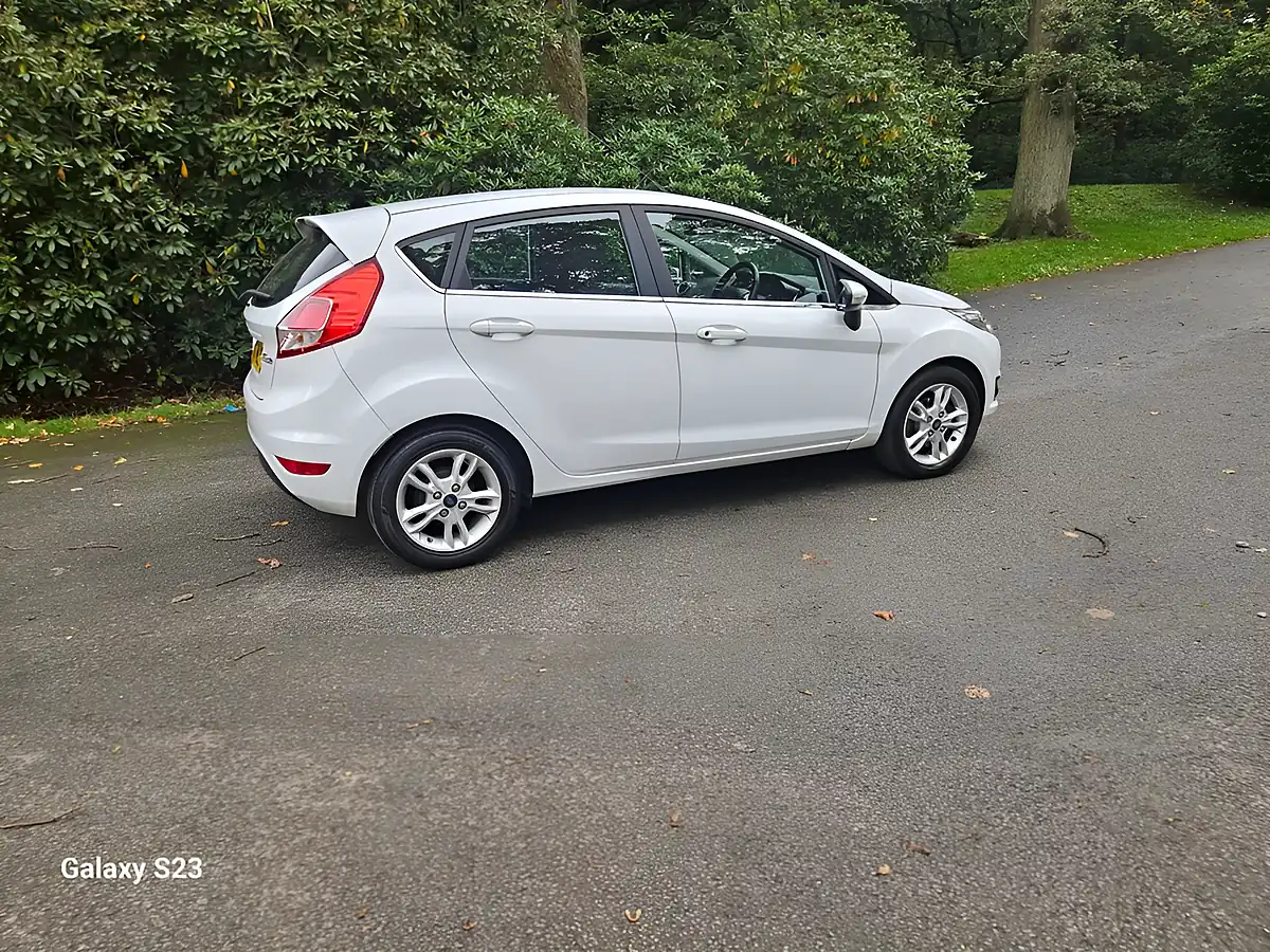 Used 2016 Ford Fiesta Zetec White - Interior and Exterior details 20