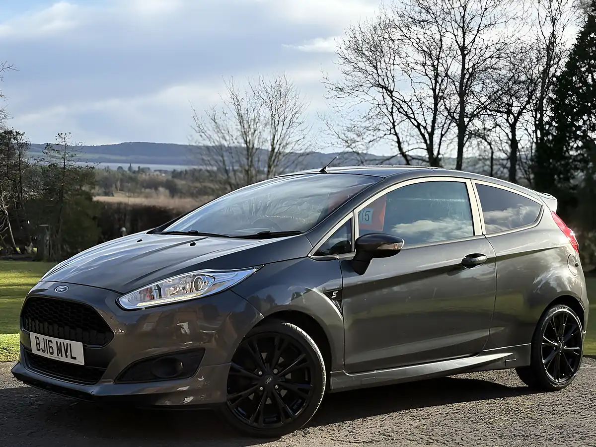 Used 2016 Ford Fiesta Ztech S Metallic Grey - Front View