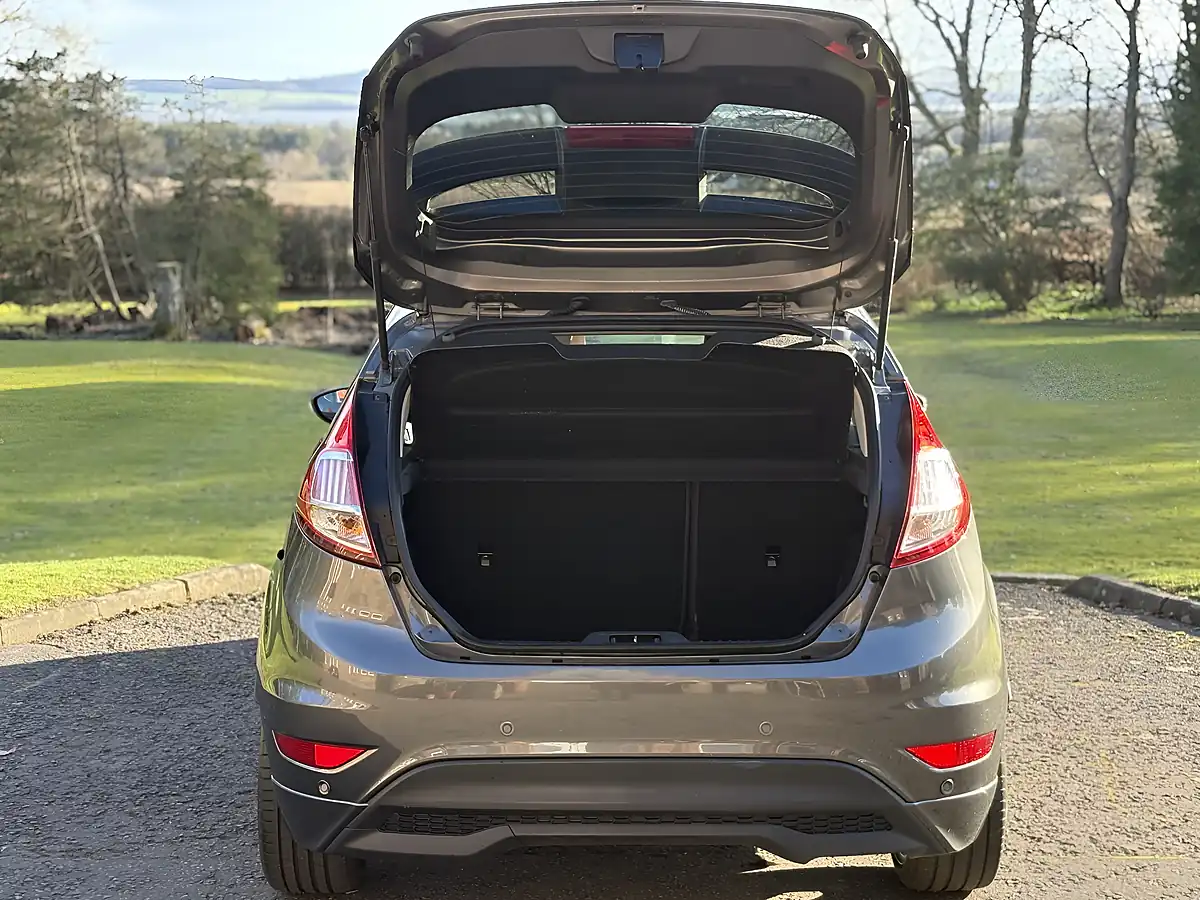 Used 2016 Ford Fiesta Ztech S Metallic Grey - Interior and Exterior details 13