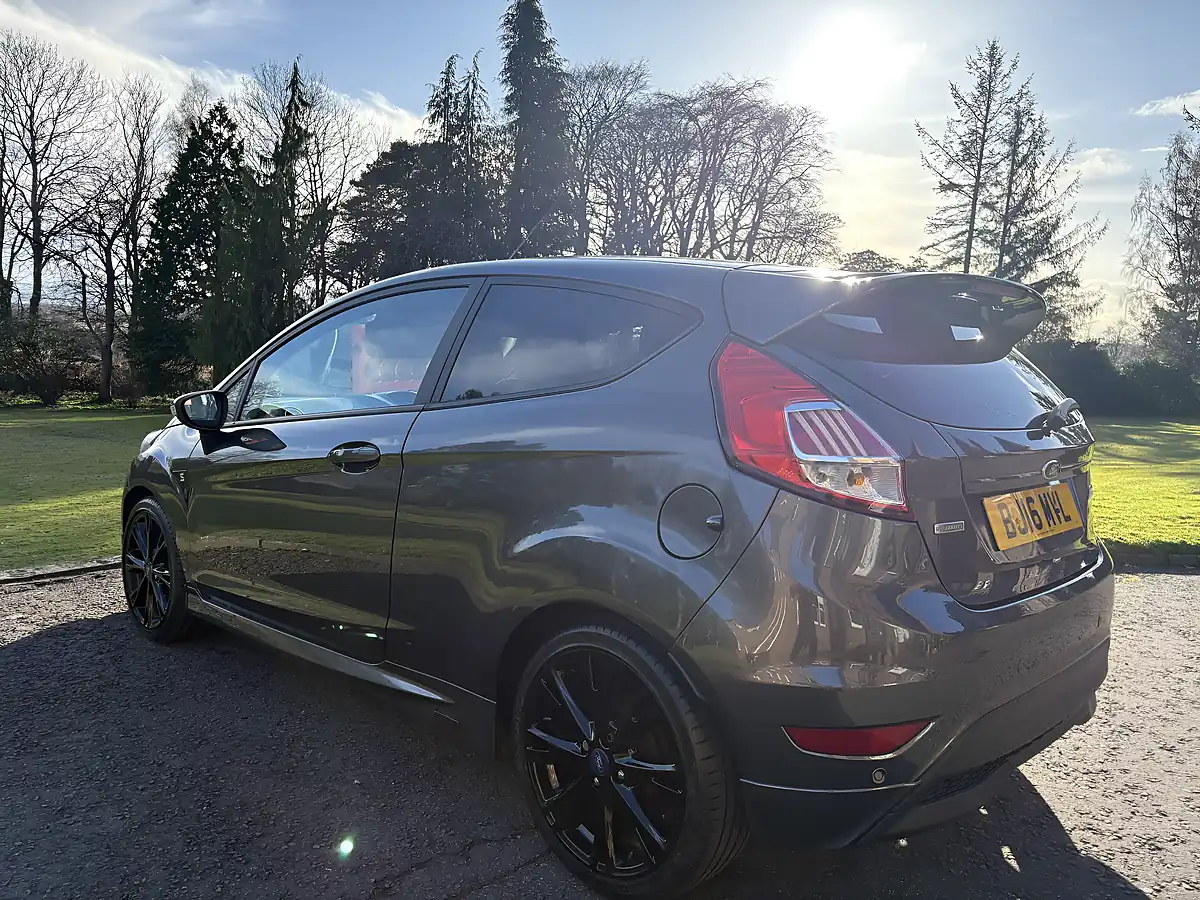 Used 2016 Ford Fiesta Ztech S Metallic Grey - Interior and Exterior details 17