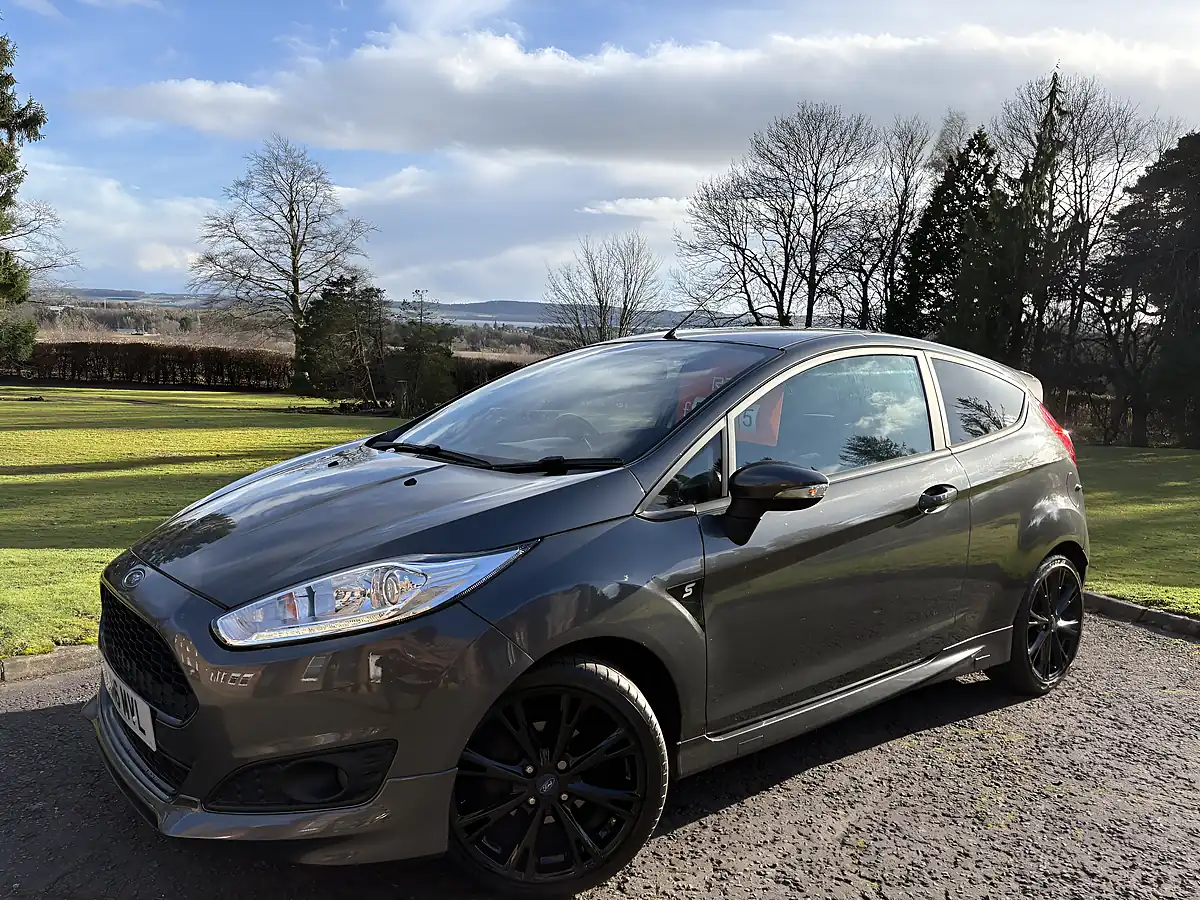 Used 2016 Ford Fiesta Ztech S Metallic Grey - Interior and Exterior details 2