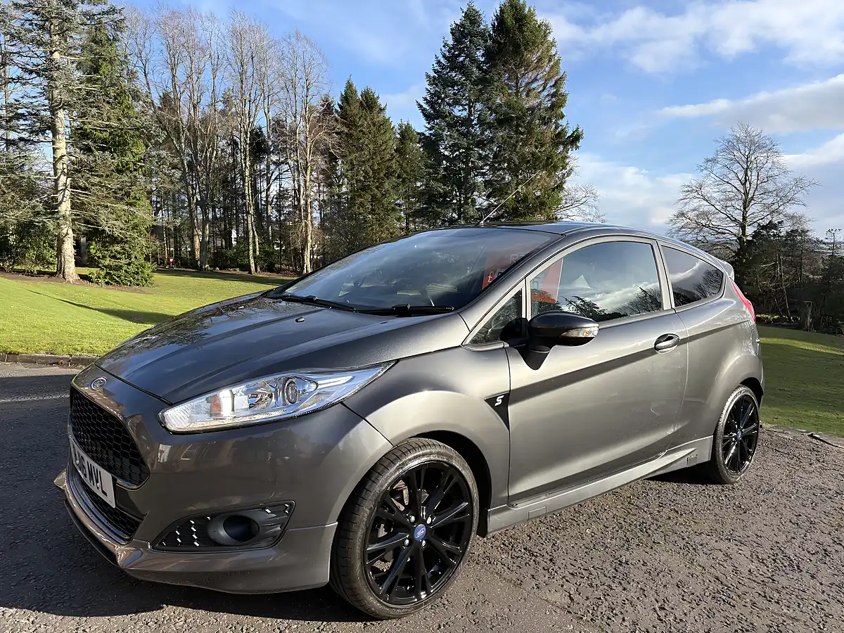 Used 2016 Ford Fiesta Ztech S Metallic Grey - Interior and Exterior details 3