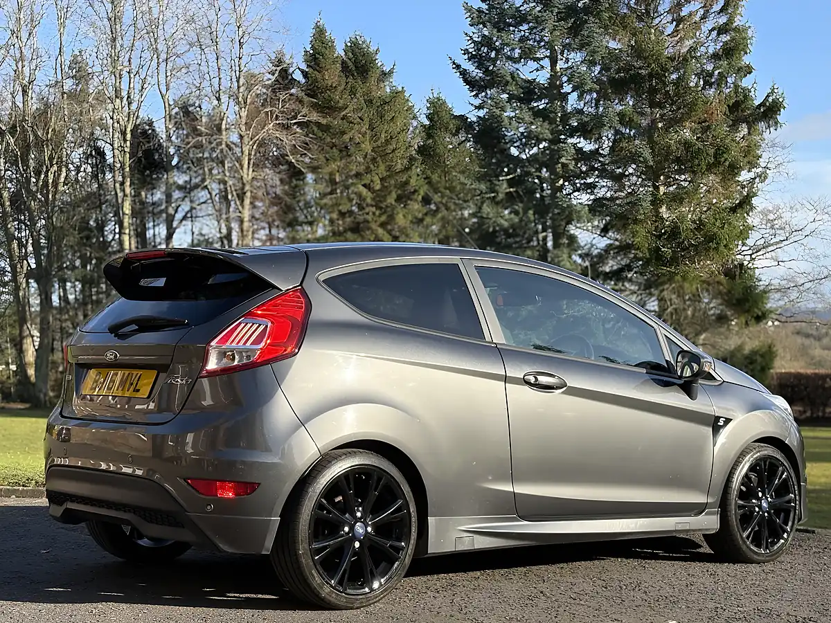 Used 2016 Ford Fiesta Ztech S Metallic Grey - Interior and Exterior details 5