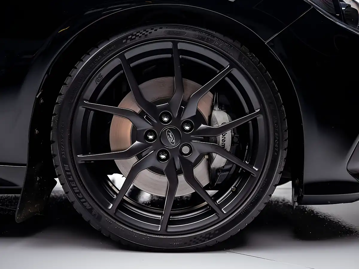 Used 2016 Ford Focus RS Black - Interior and Exterior details 12