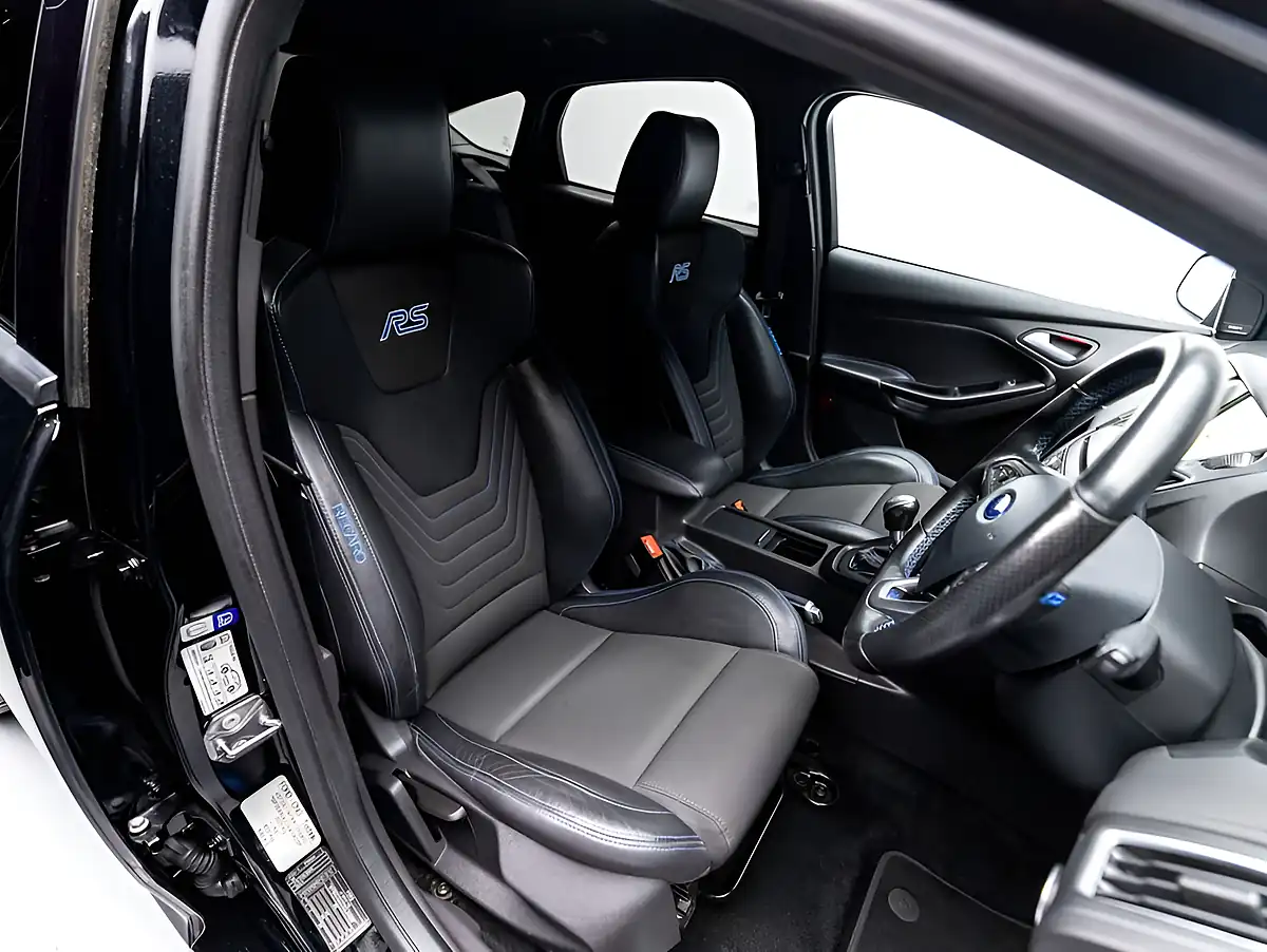 Used 2016 Ford Focus RS Black - Interior and Exterior details 18