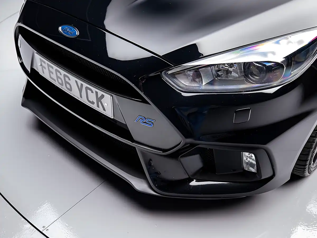 Used 2016 Ford Focus RS Black - Interior and Exterior details 9