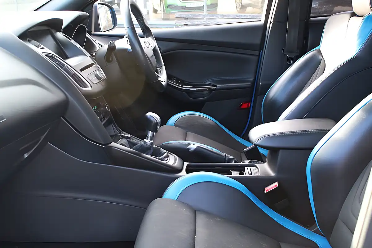 Used 2016 Ford Focus RS Blue - Interior and Exterior details 12