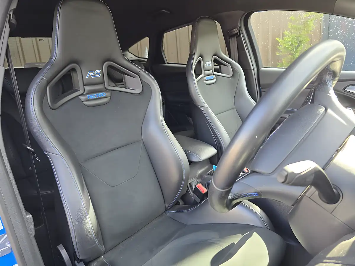 Used 2016 Ford Focus RS Blue - Interior and Exterior details 10