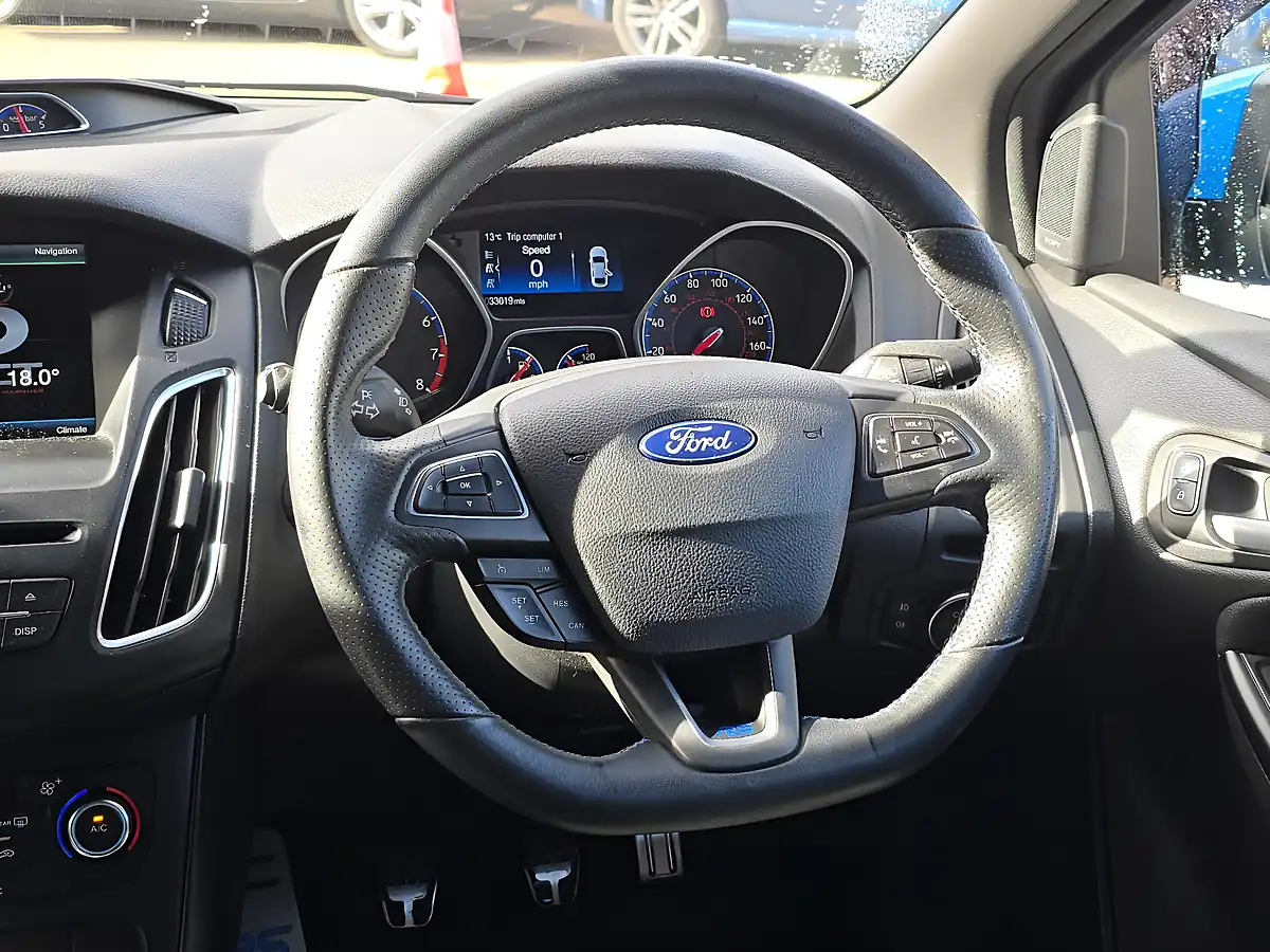 Used 2016 Ford Focus RS Blue - Interior and Exterior details 11