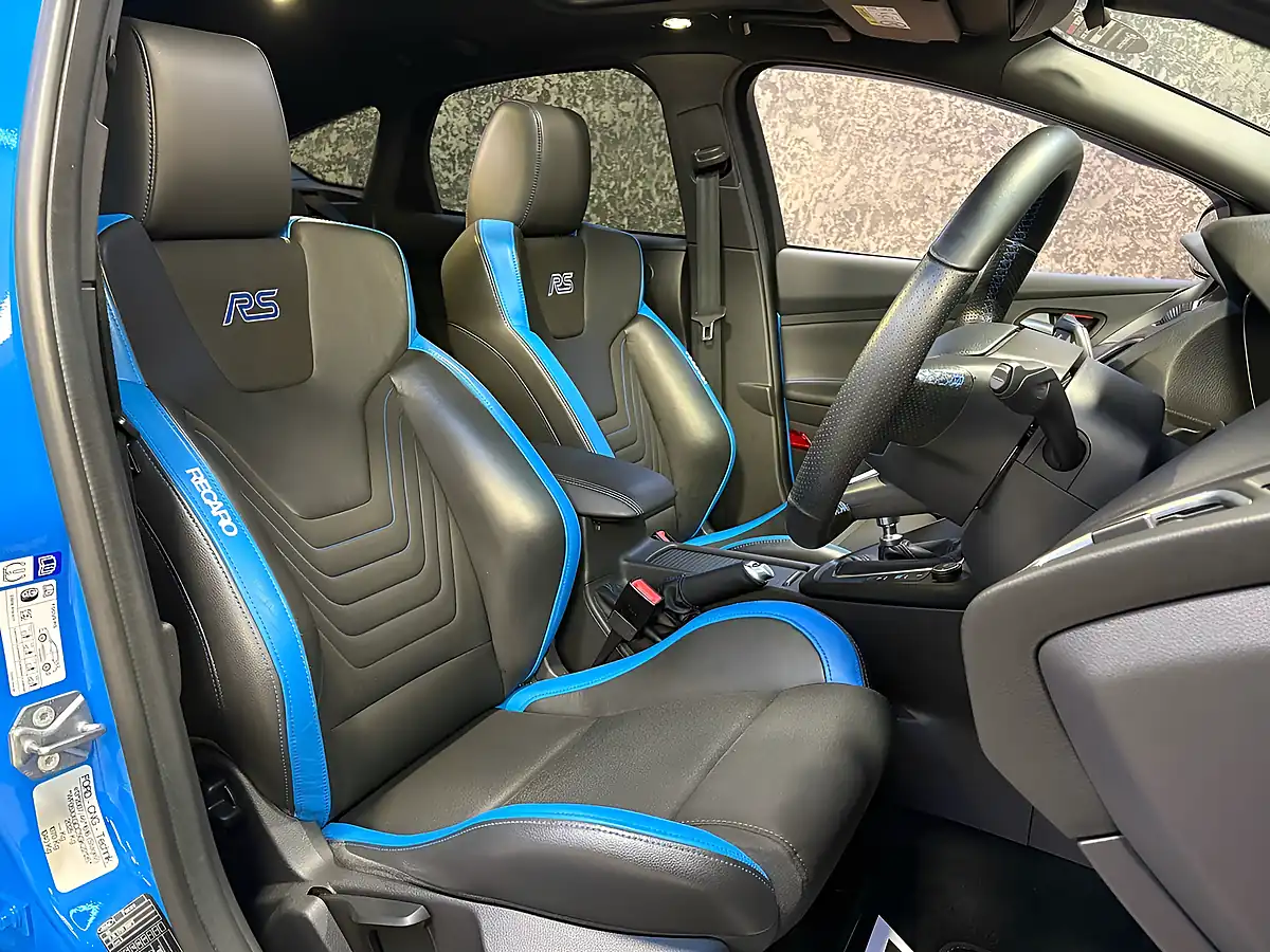 Used 2016 Ford Focus RS Blue - Interior and Exterior details 12