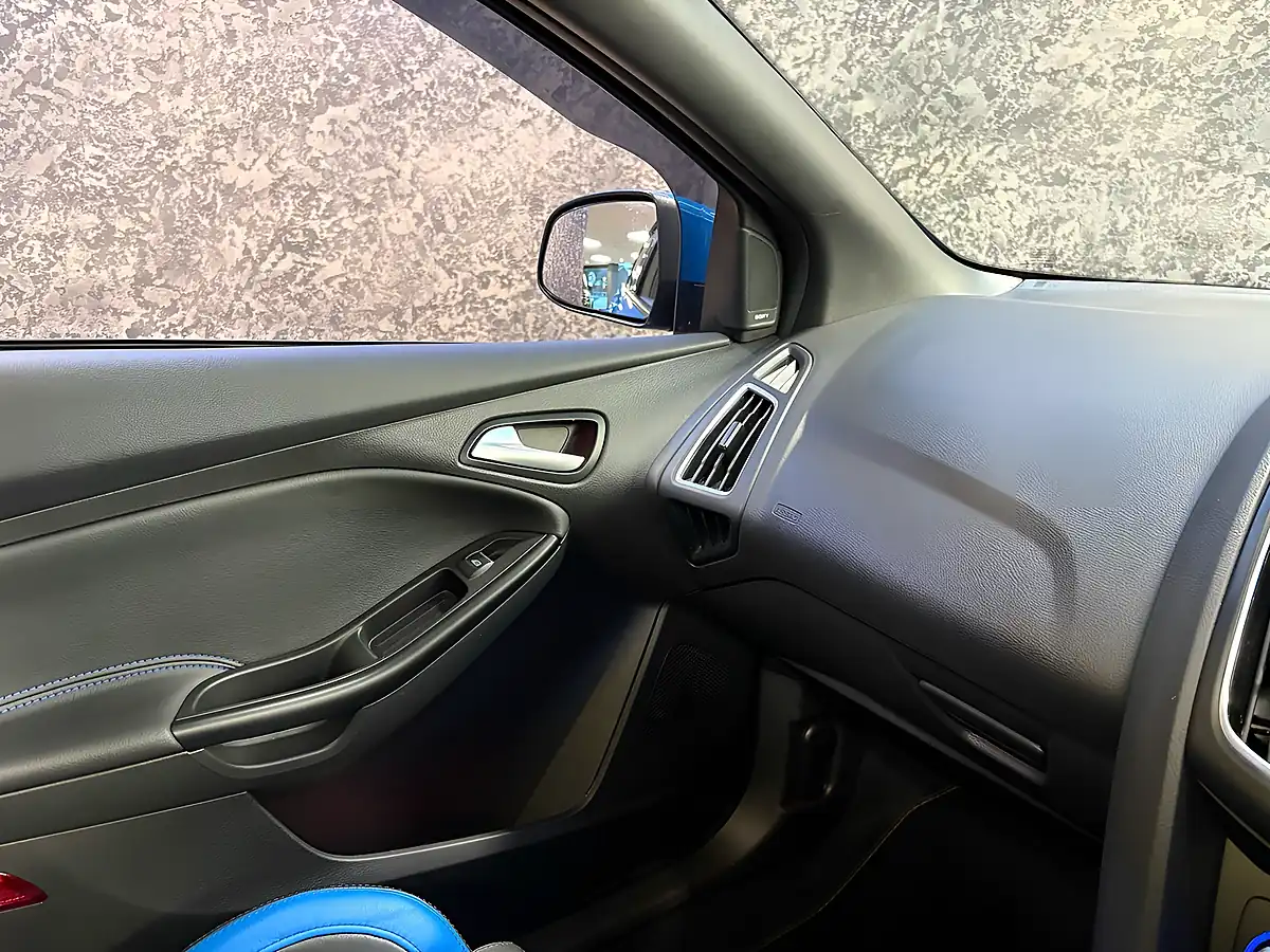 Used 2016 Ford Focus RS Blue - Interior and Exterior details 14